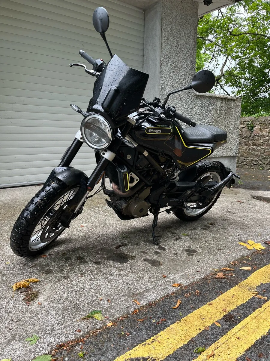 Husqvarna Svartpilen 401 - Image 1