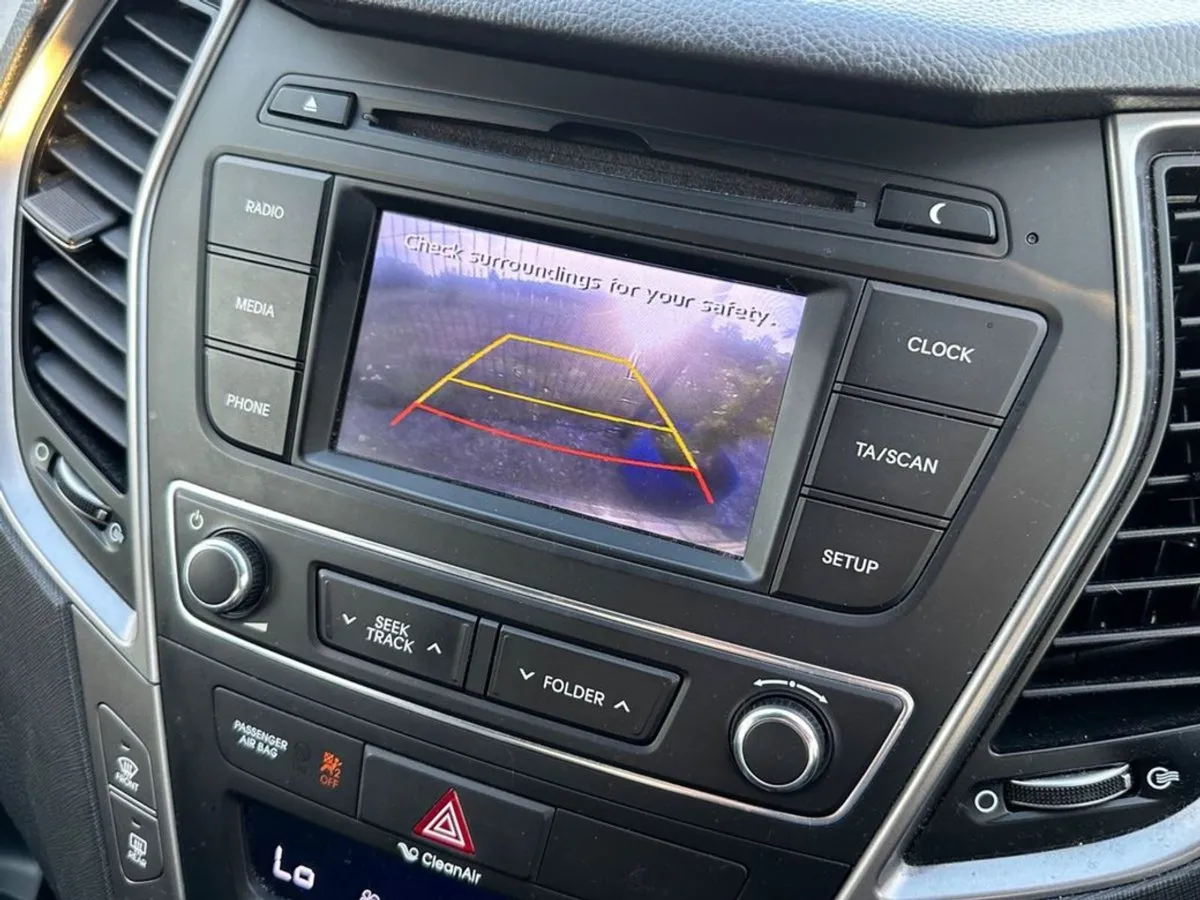 Hyundai Santa Fe Executive 4WD 7-seater - Image 3