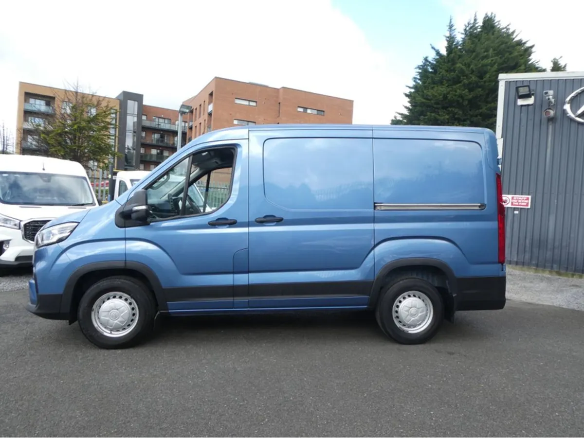 Maxus Deliver 9 DOE 2/26 Immaculate  Price Plus v - Image 3