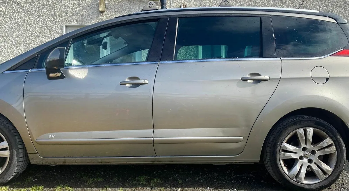 Peugeot 5008 Automatic - Image 3