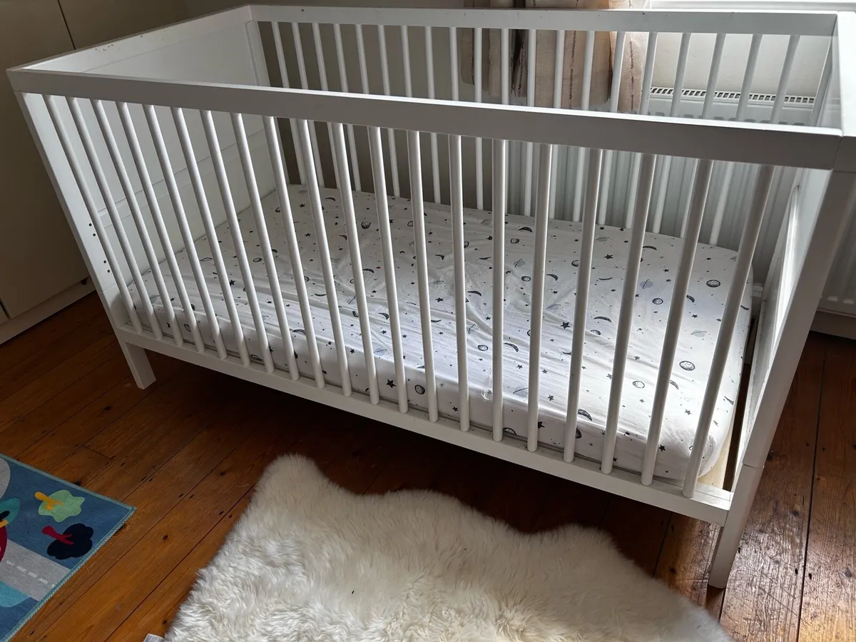 Babylo Cot and Mattress - Image 1
