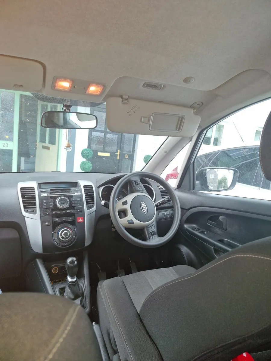 Kia Venga 2010 - Image 3
