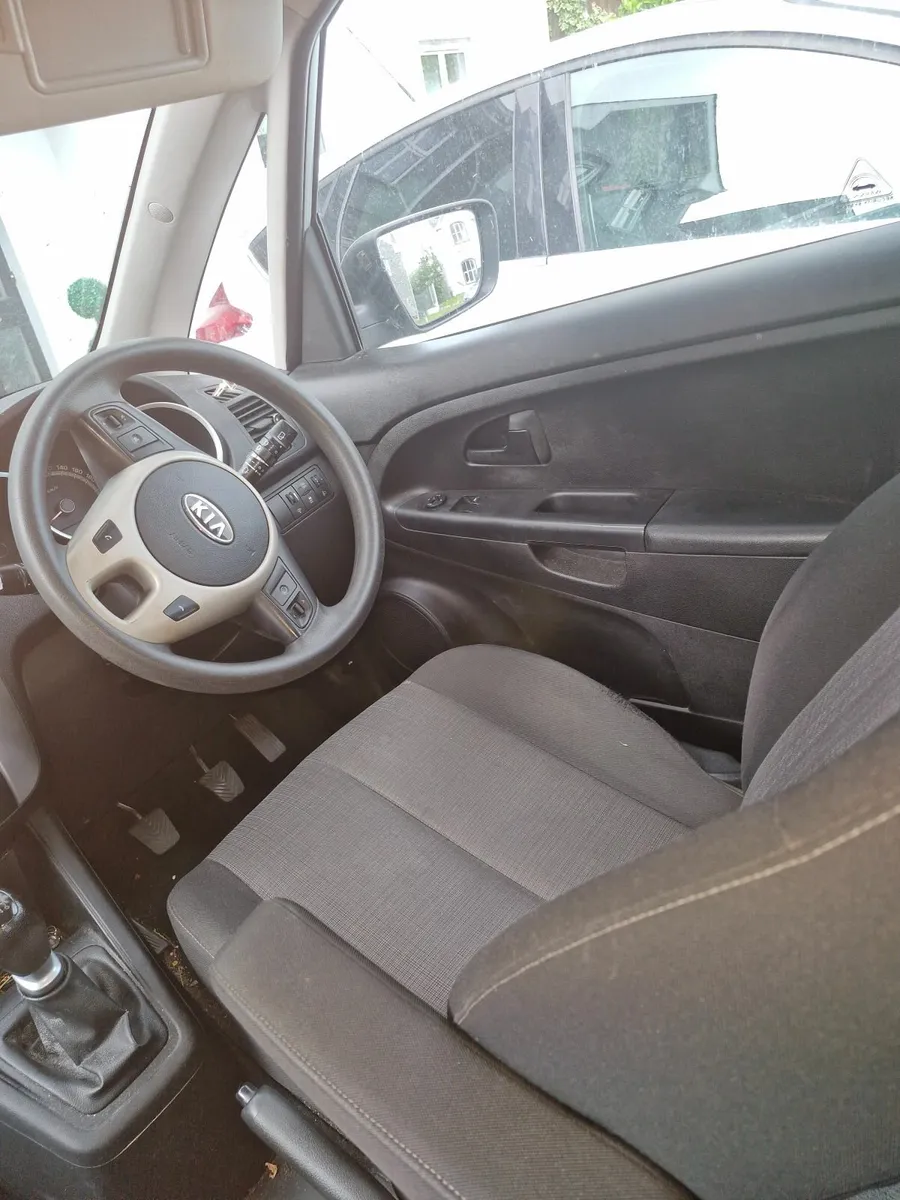 Kia Venga 2010 - Image 4