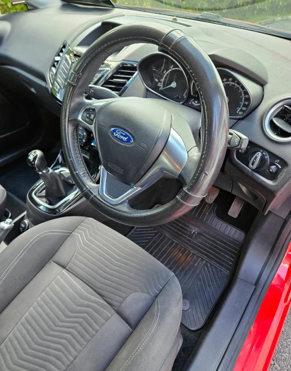 Ford Fiesta 2015 - Image 4