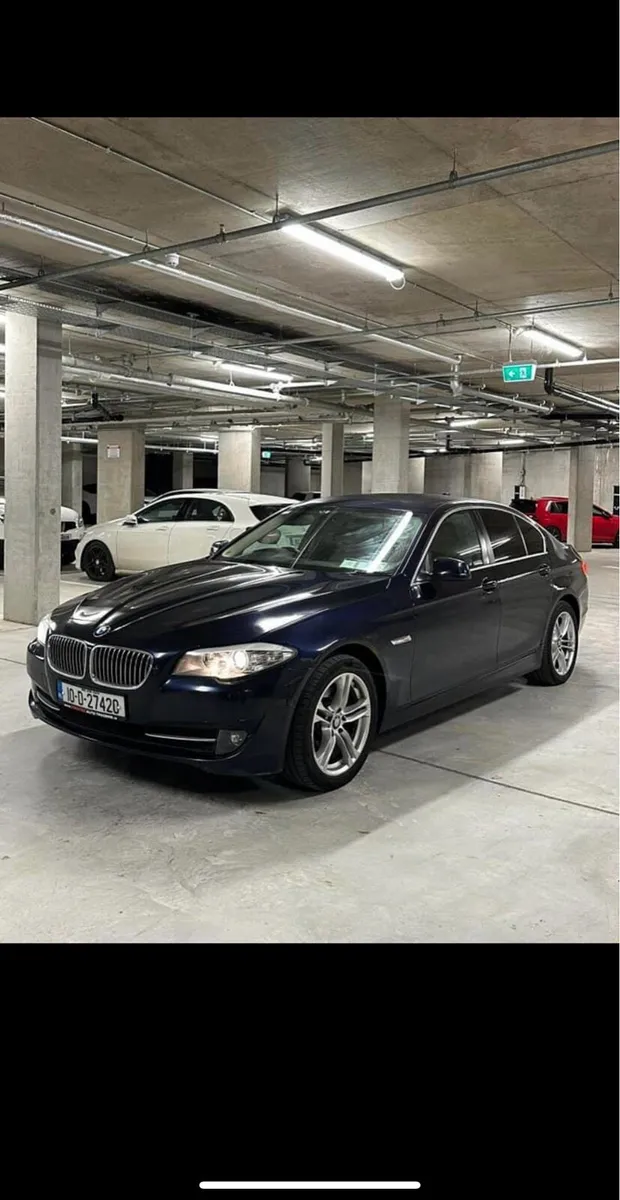 I am selling a BMW f10 2010. - Image 3