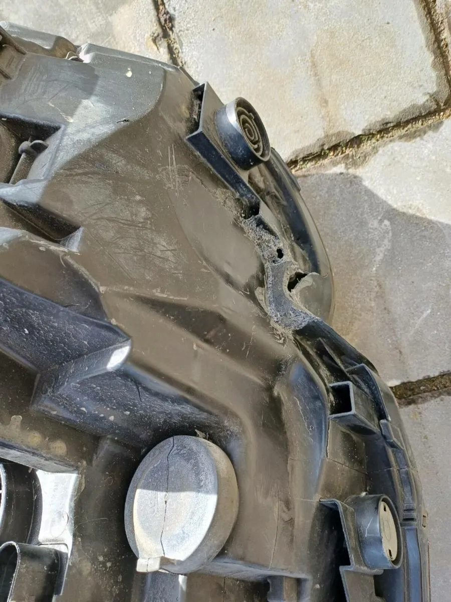 Vw transporter headlights and grill - Image 3