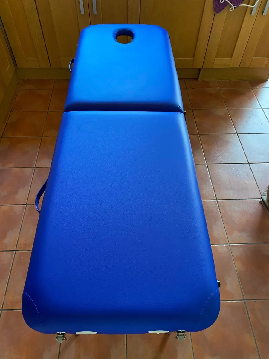 Massage therapy table - Image 1