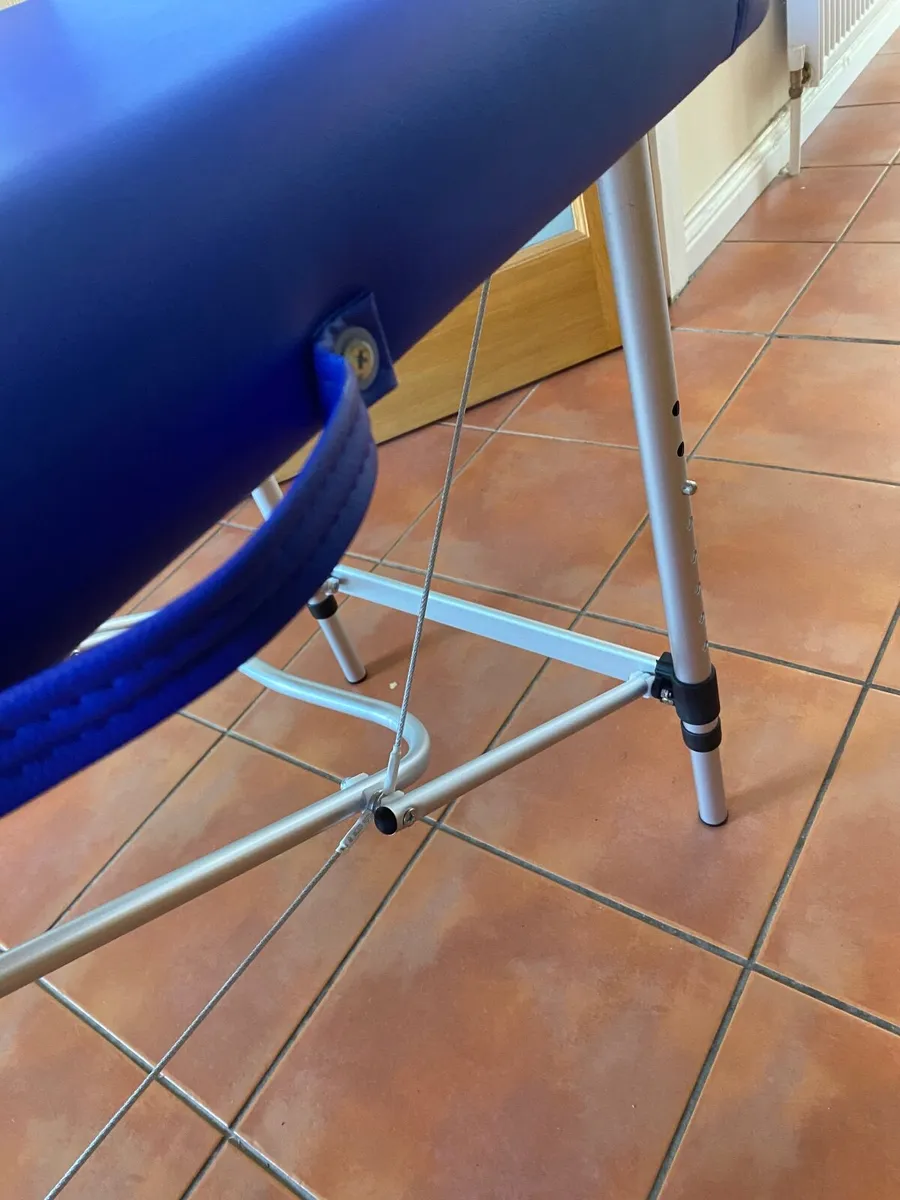Massage therapy table - Image 3