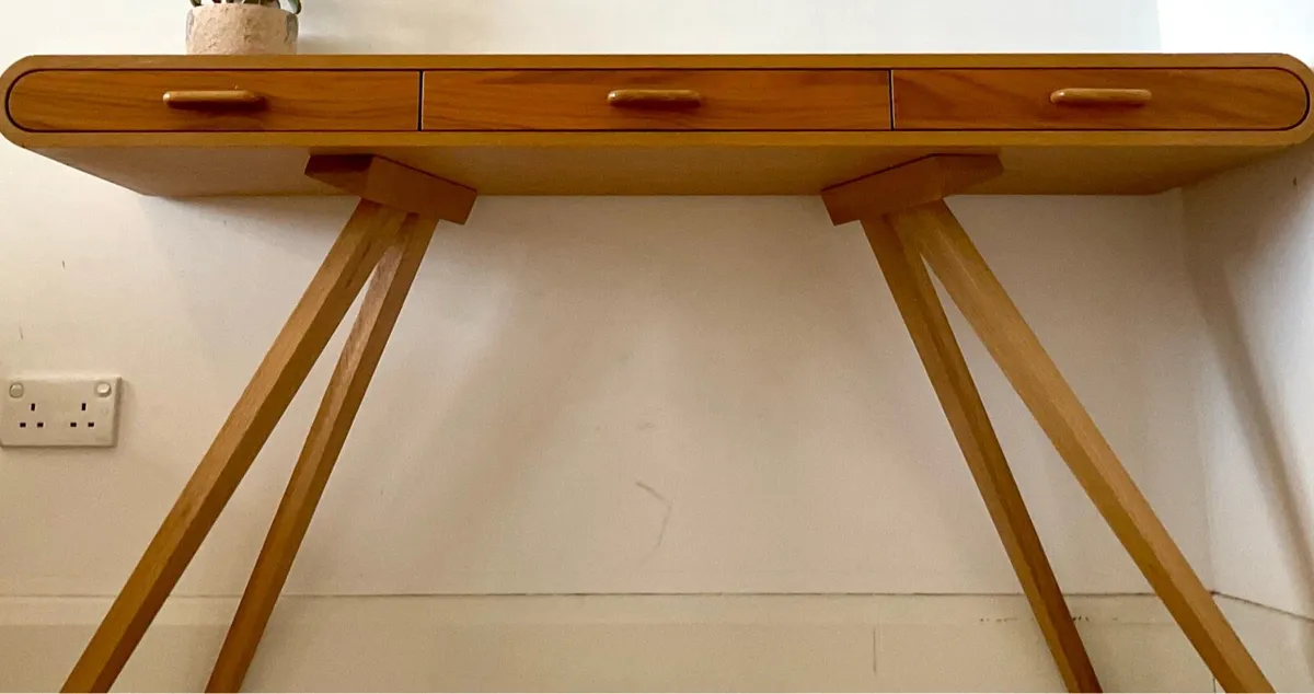 Desk - Image 2