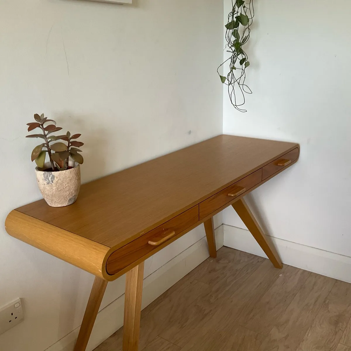 Desk - Image 3