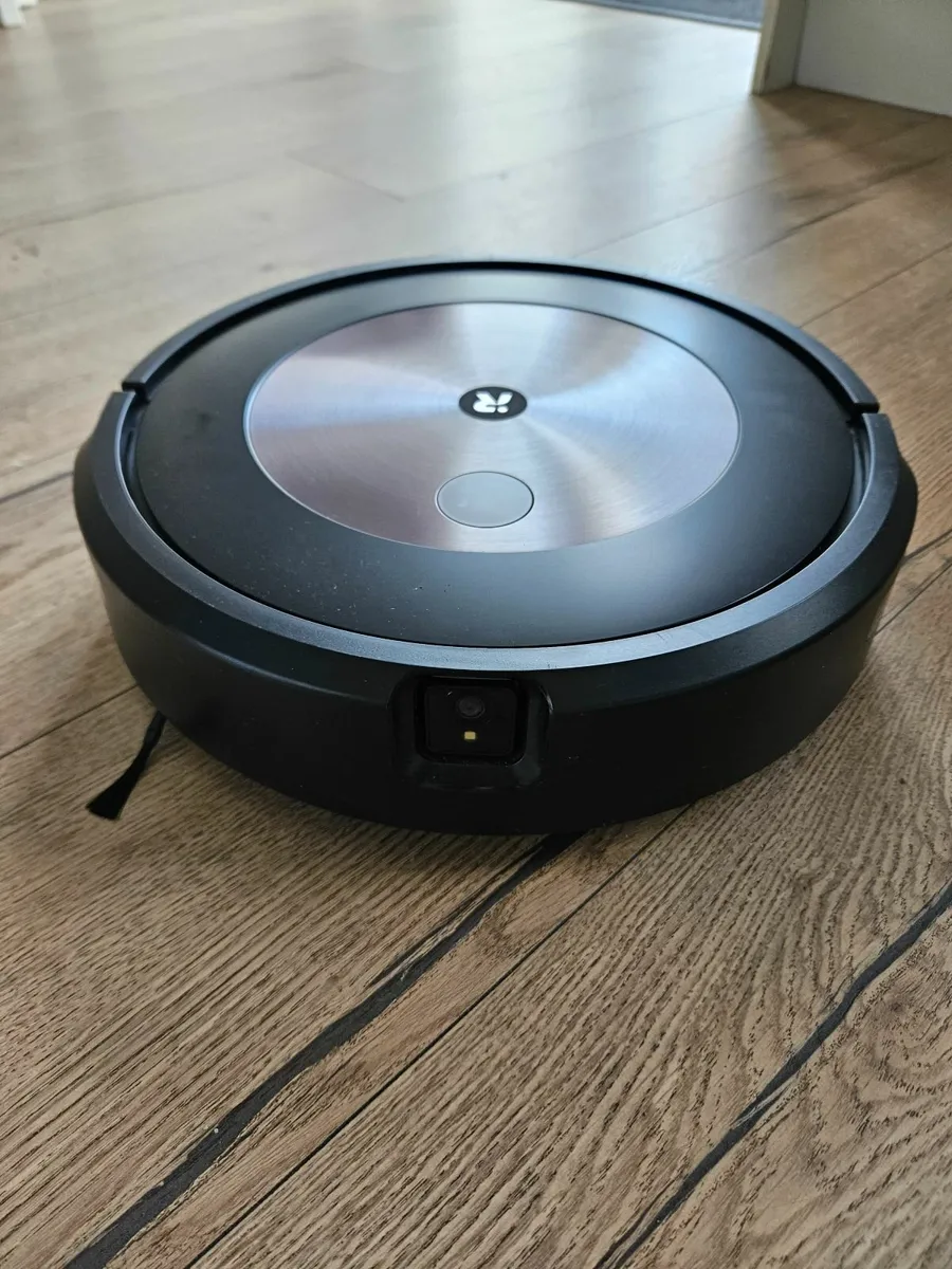 Roomba J7 Robot Vacuum - Image 2