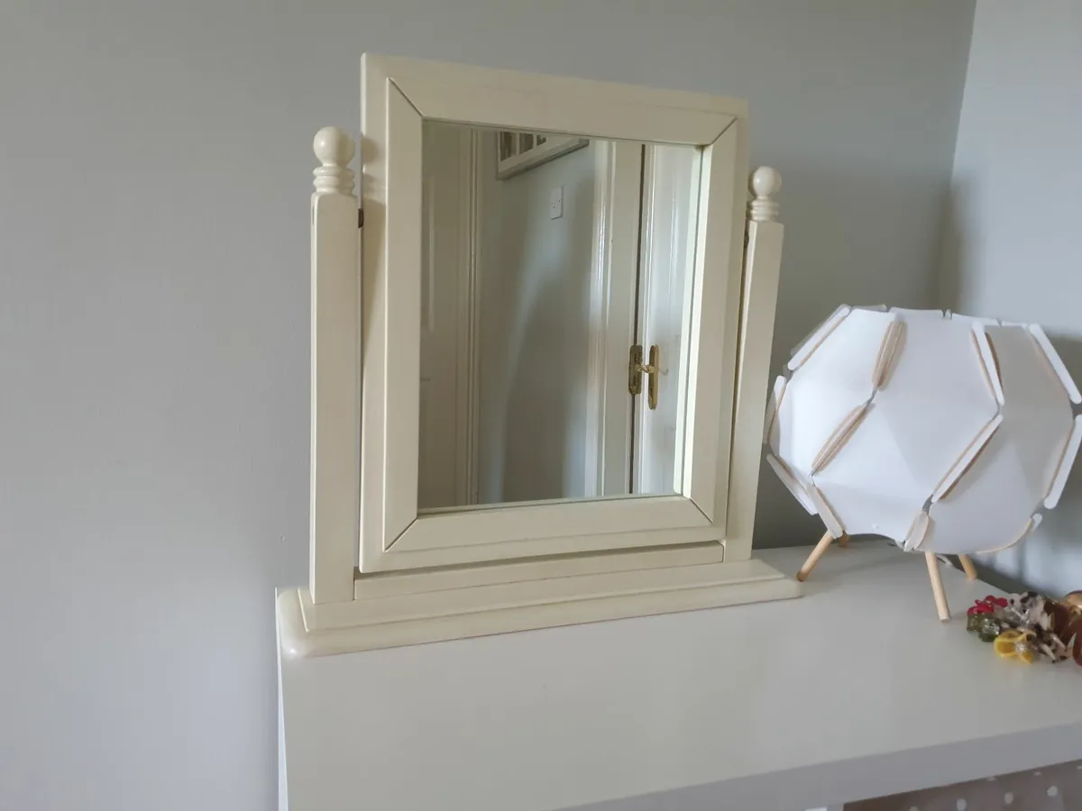 Dressing Table Mirror. - Image 1