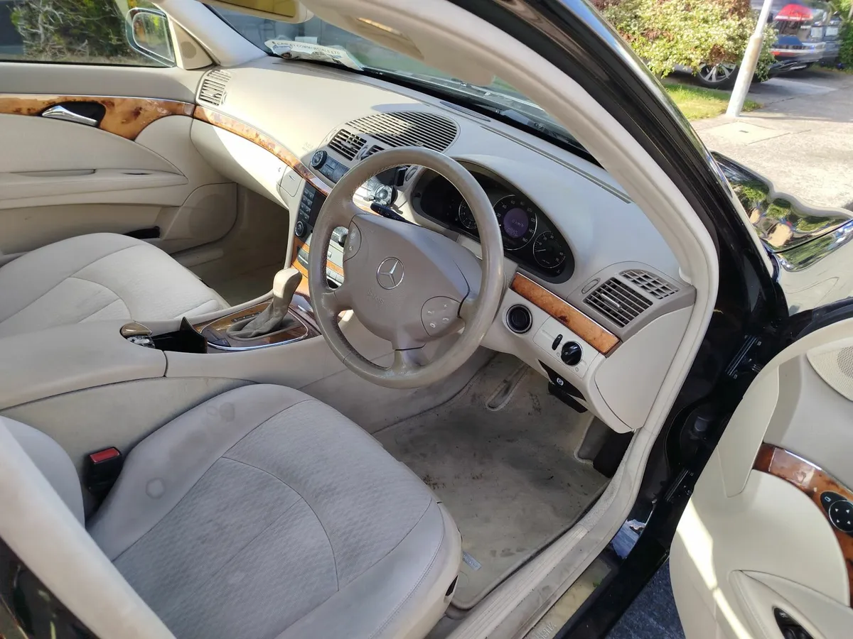 Mercedes-Benz E-Class 2003 - Image 3