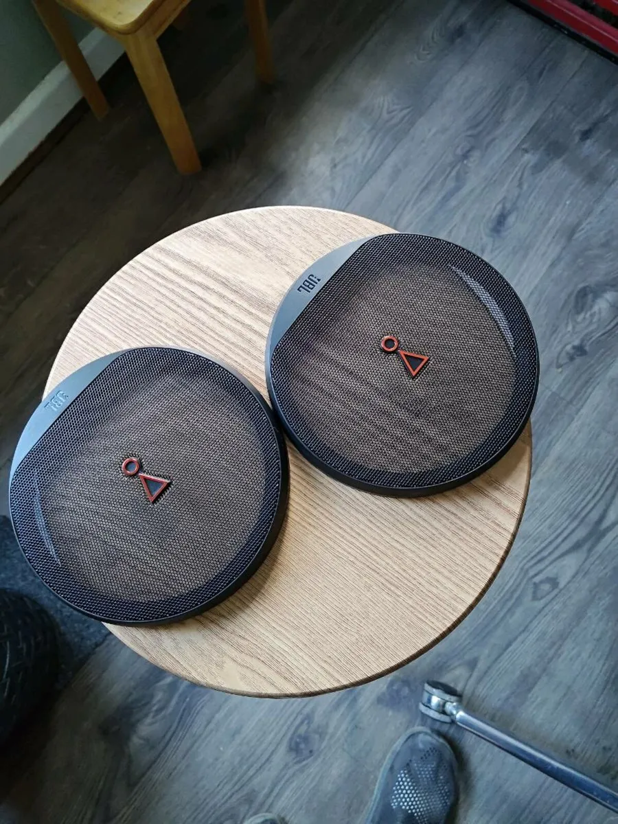 Speakers - Image 1