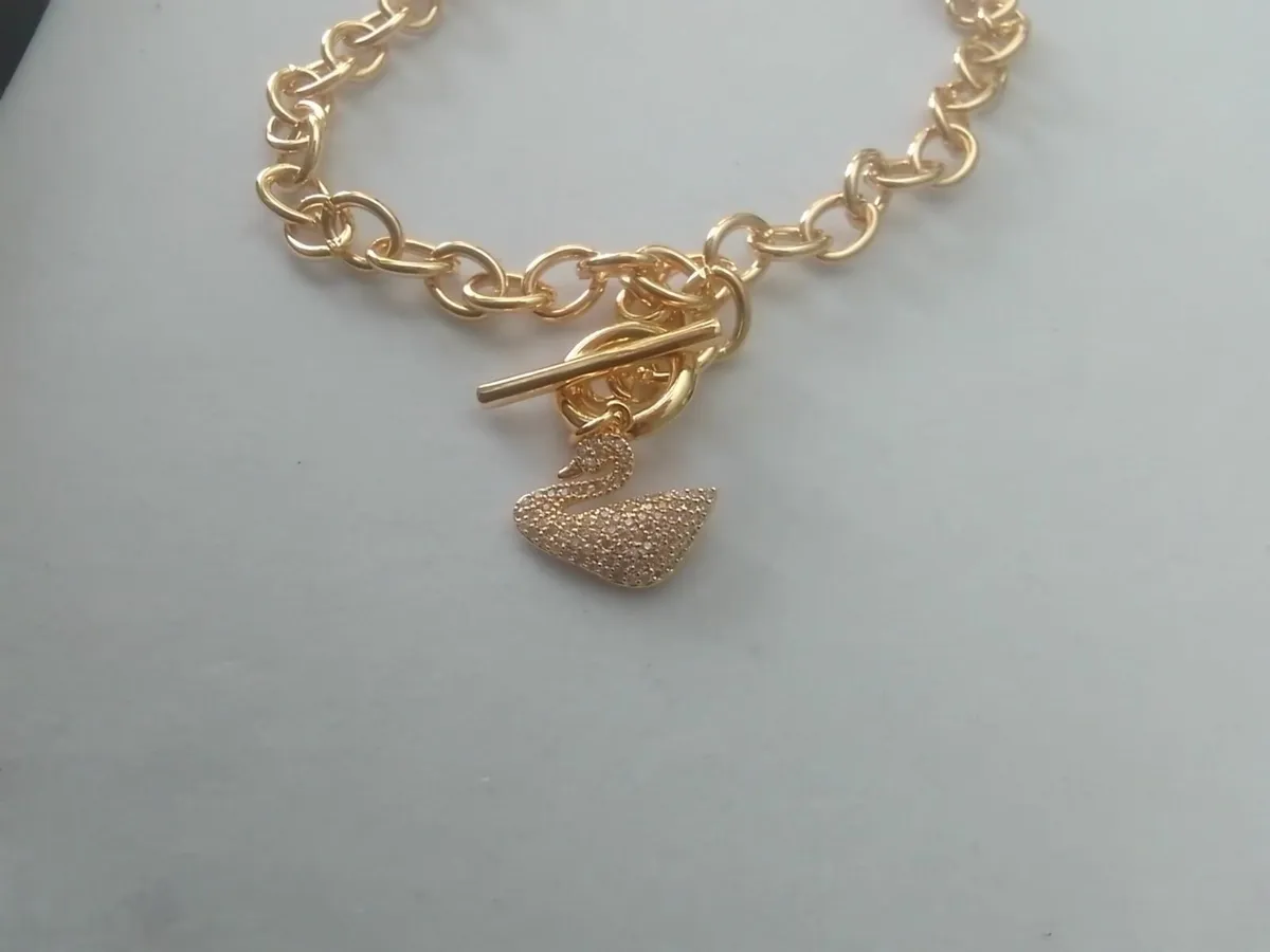 GOLD PLATED SWAROVSKI SWAN CHUNKY CHAIN NEW - Image 1