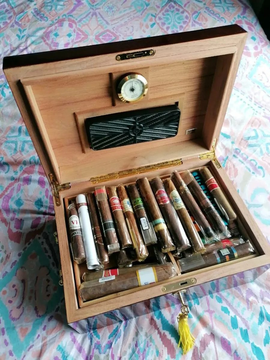 Cigar humidor - Image 1