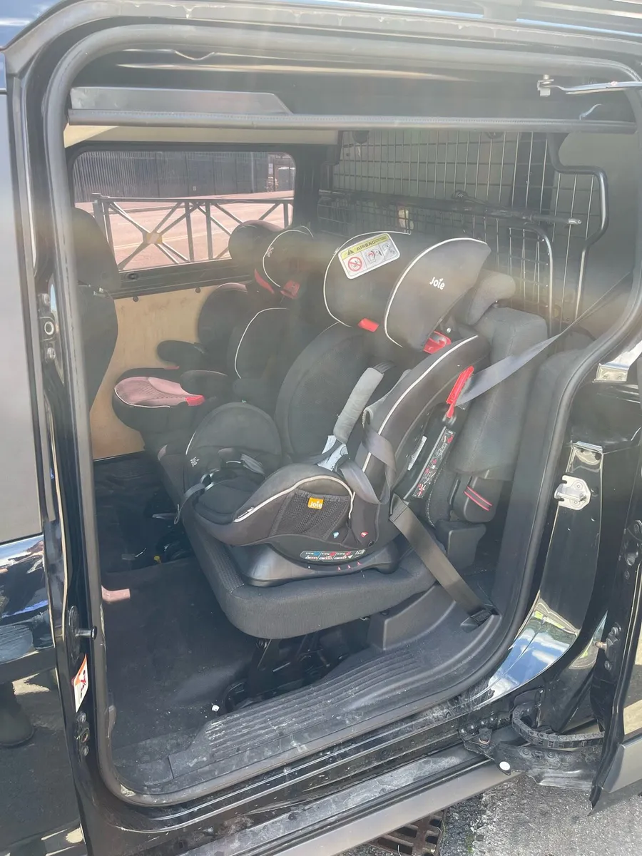 Ford Connect CREW CAB - Image 2