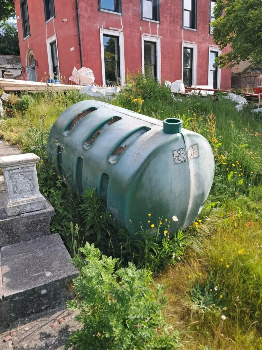 Oil tank