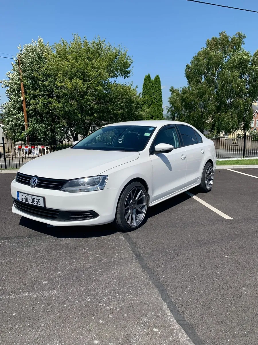 Volkswagen Jetta 2012 - Image 1