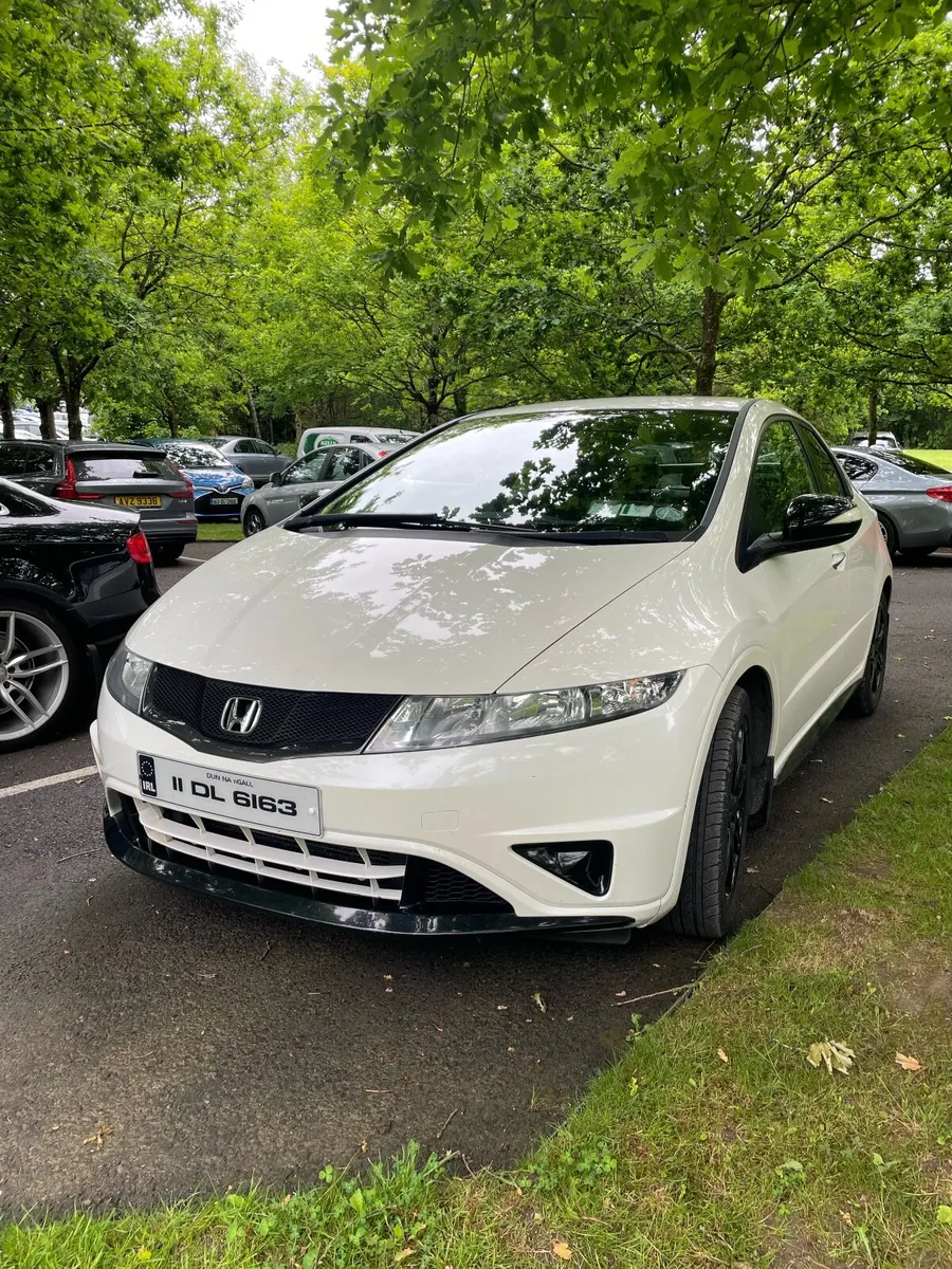 Honda Civic 2011 - Image 2