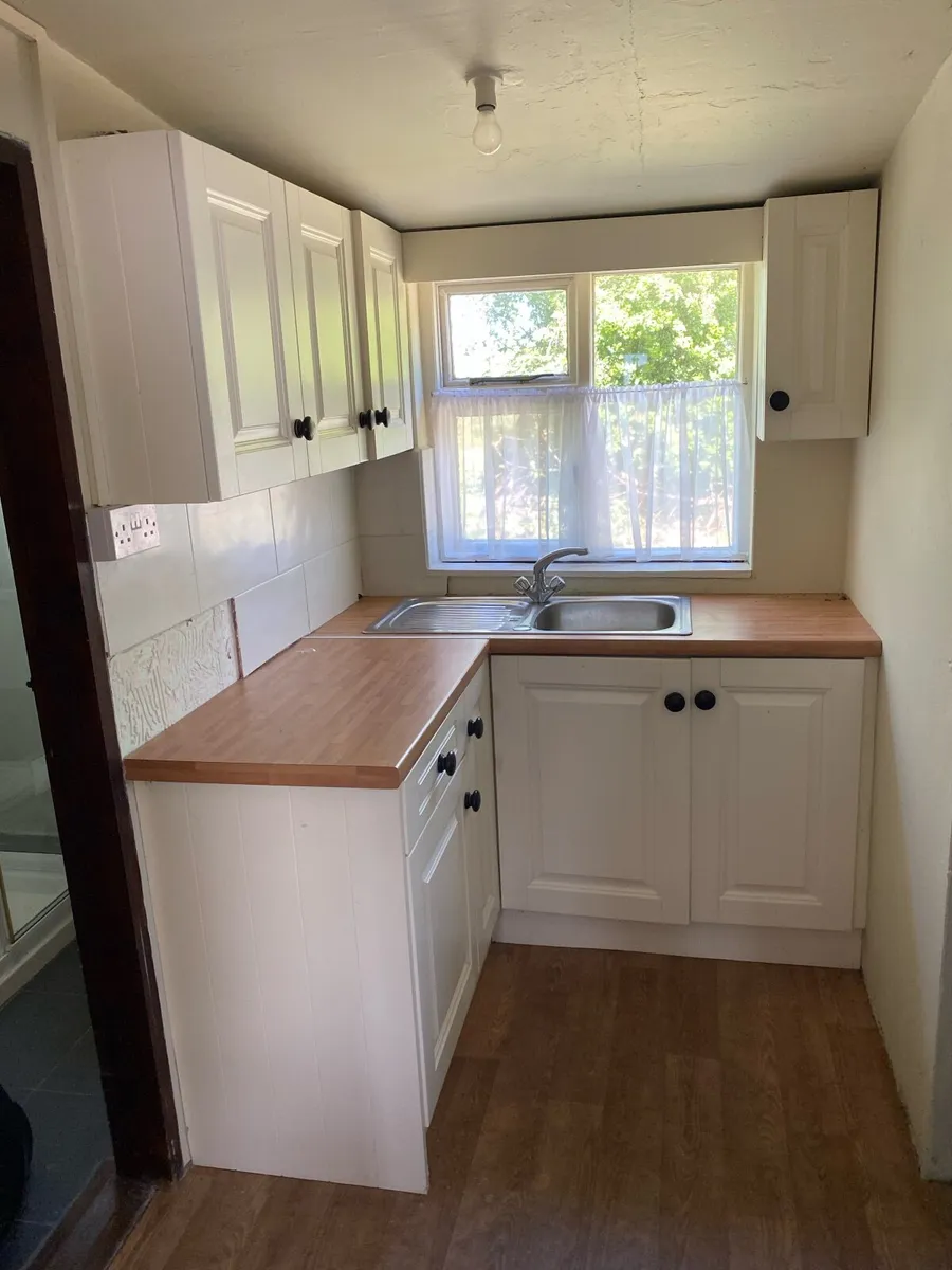 Fitted kitchen - Image 1