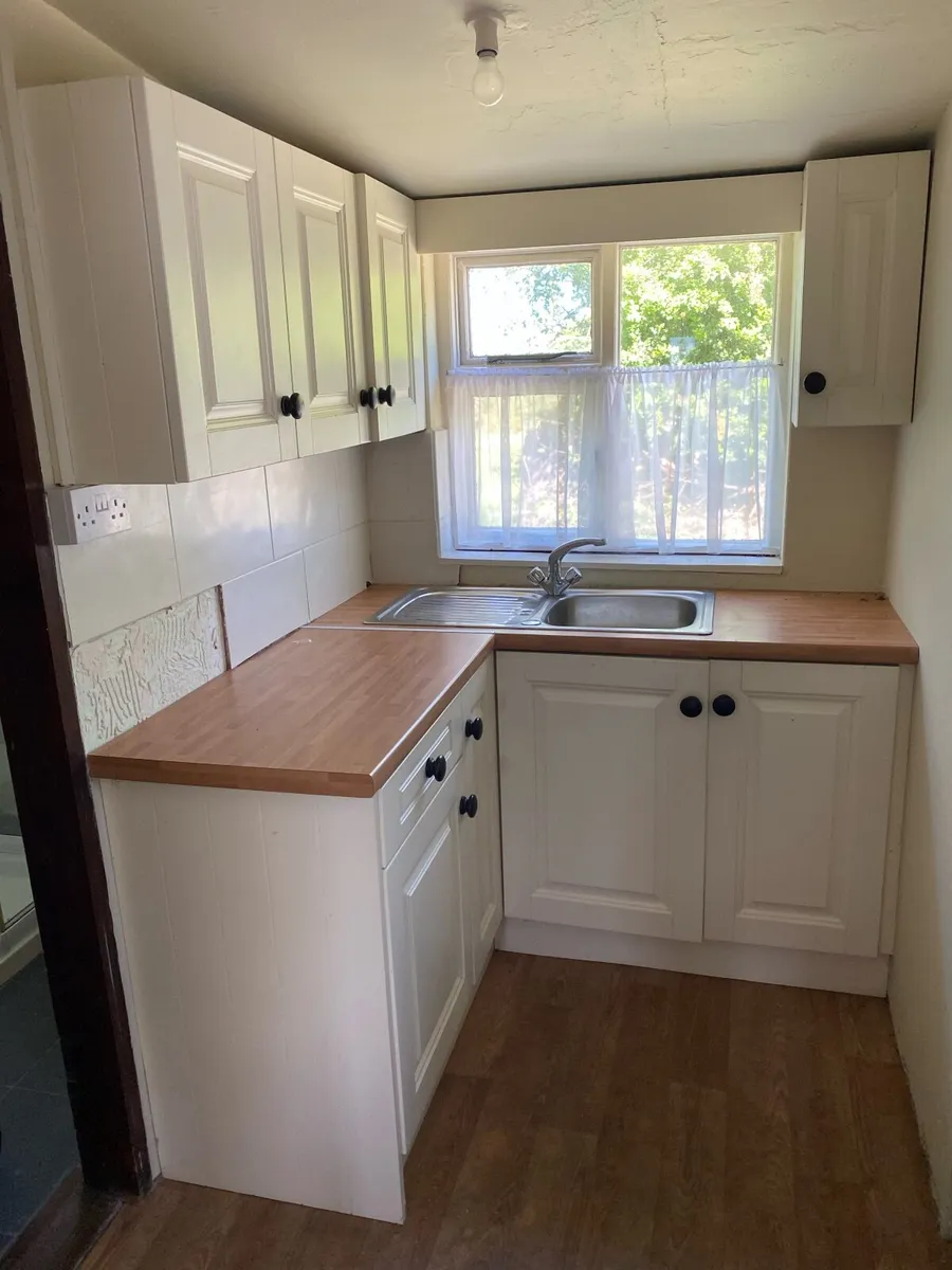 Fitted kitchen - Image 2