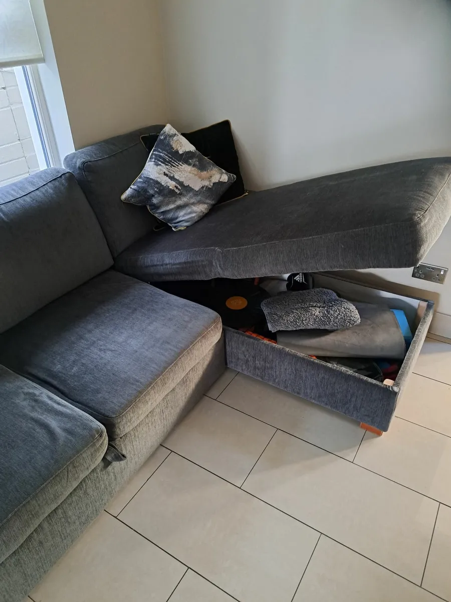 Corner suite/ sofa bed - Image 4