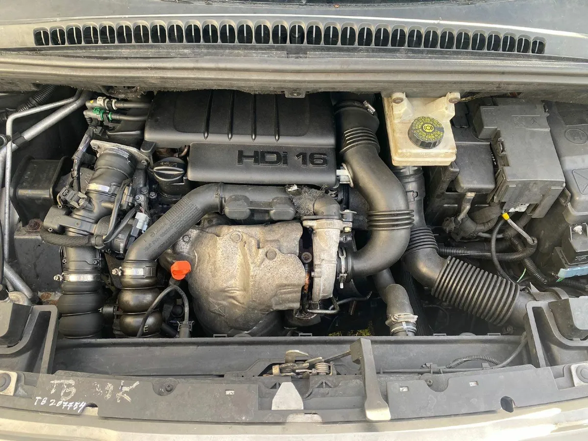 Peugeot 5008 Automatic - Image 4