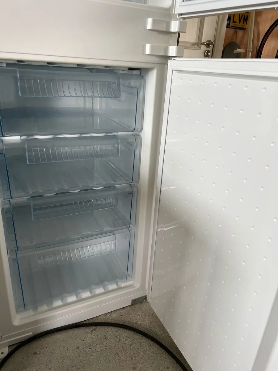 Bosch Integrated A Rated Fridge Freezer - Image 3