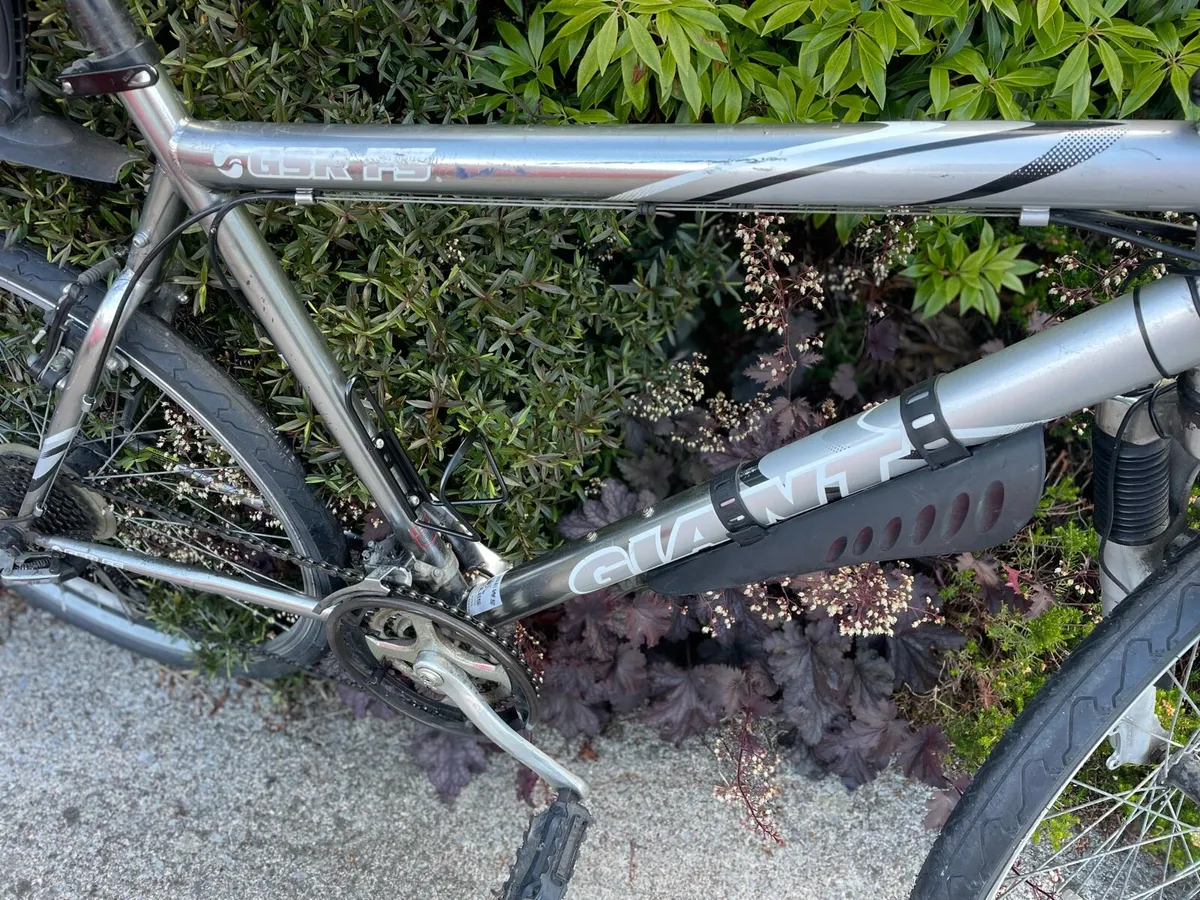 Giant Mtb/ Hybrid 20” frame 26” wheels - Image 2