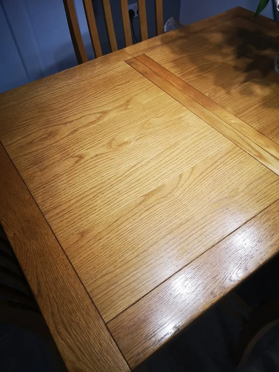 Table and 4 chairs - Image 4
