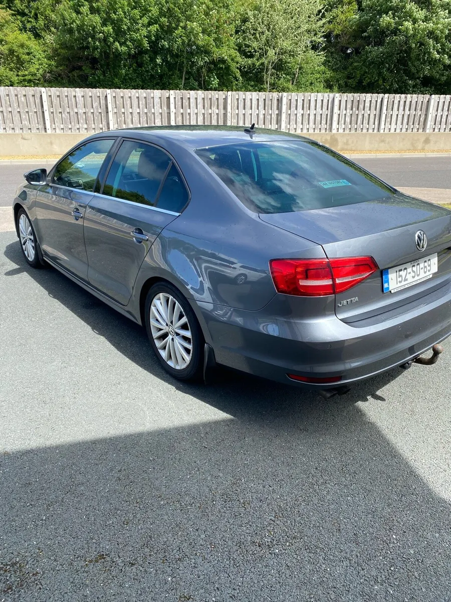 Volkswagen Jetta 2015 (152) 2.0 TDi Highline - Image 4