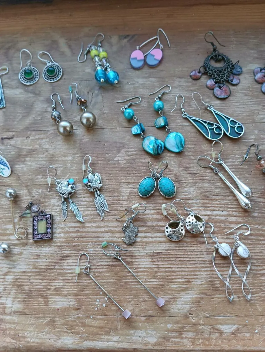 Beautiful vintage style earrings,5 EURO pairs - Image 3