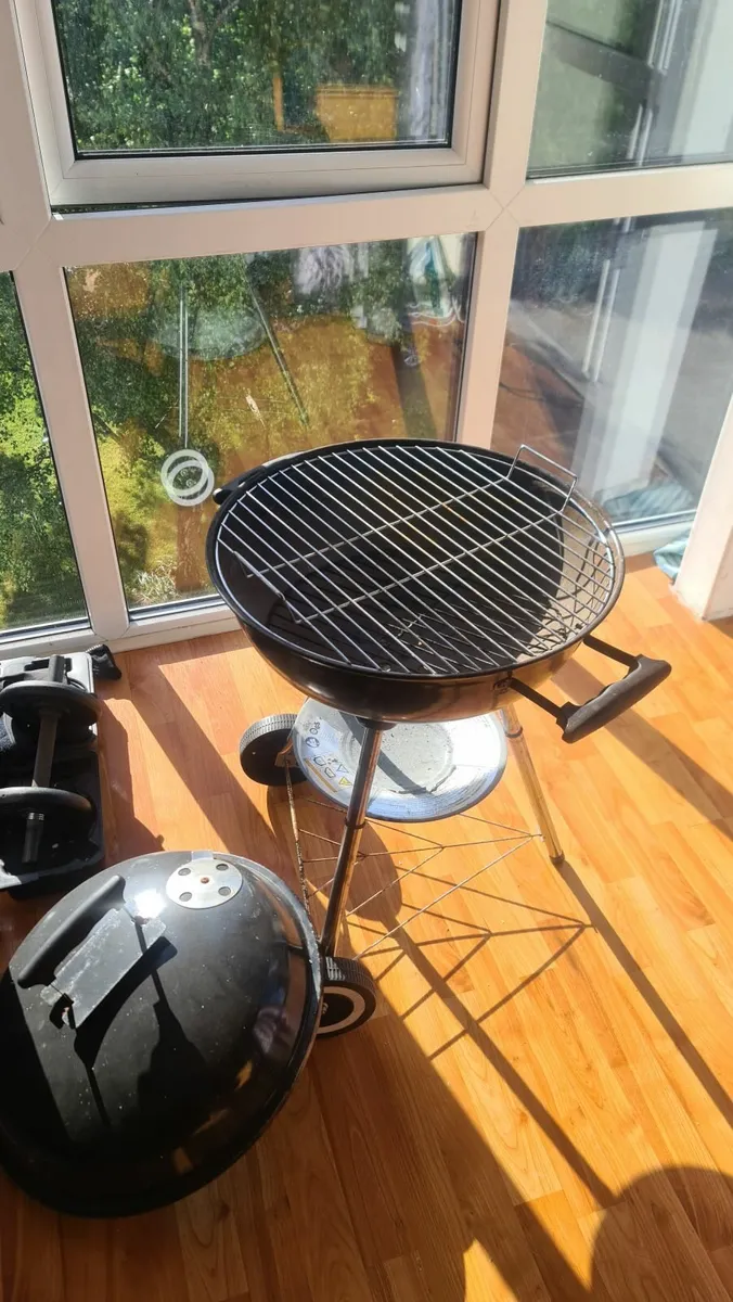 BBQ Barbecue Stand - Image 1