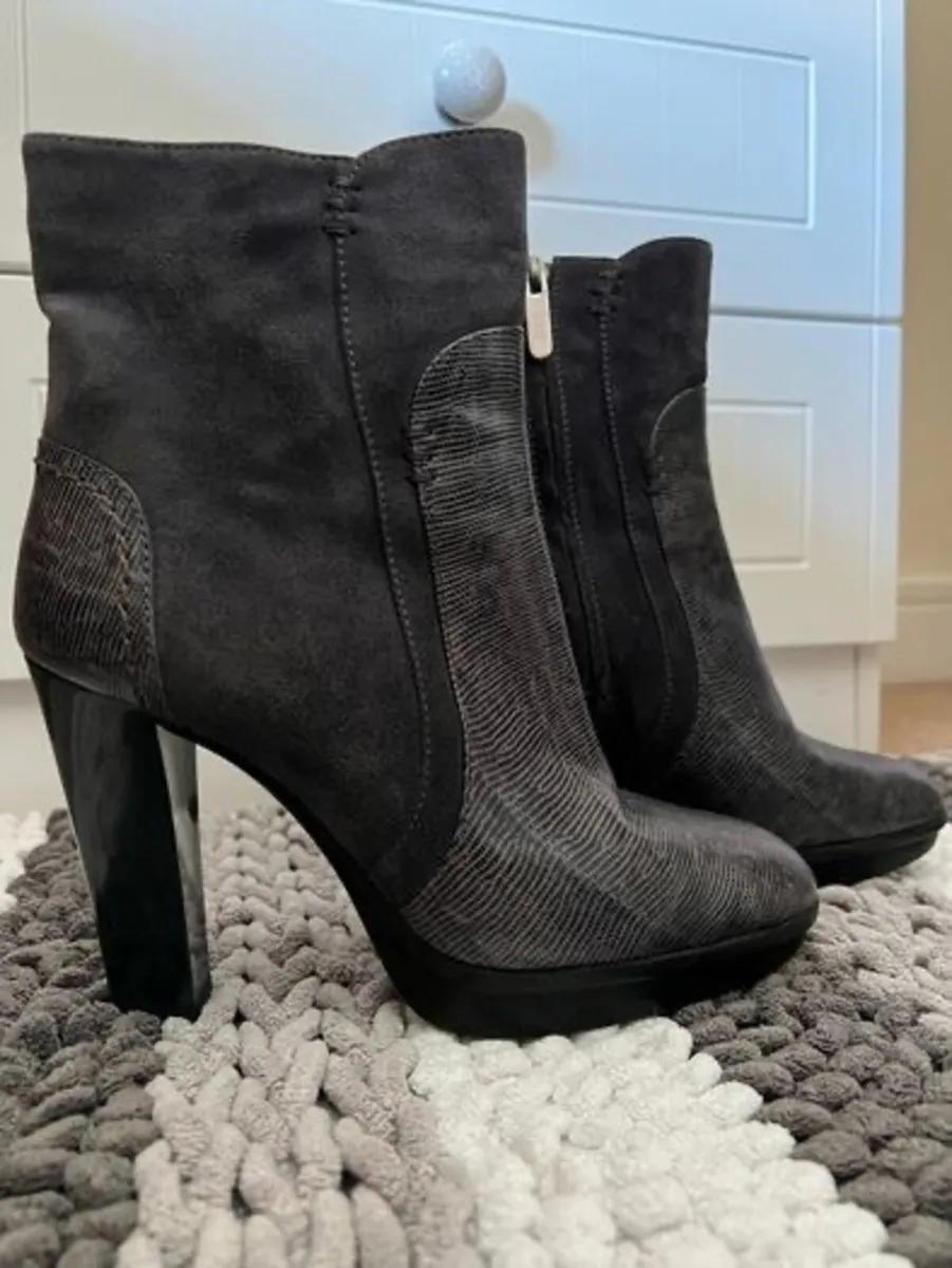 Tod’s uncleboots - Image 1