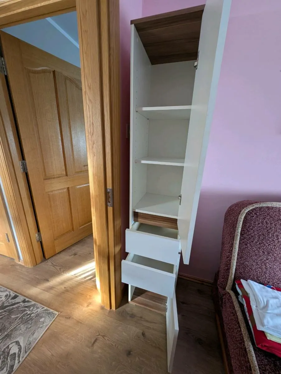 High cabinet - Image 1
