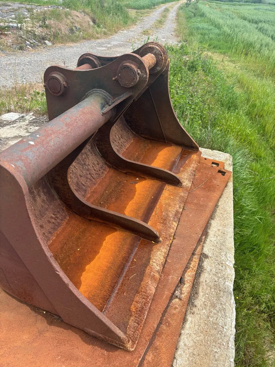Grading bucket to suit 20 ton - Image 2