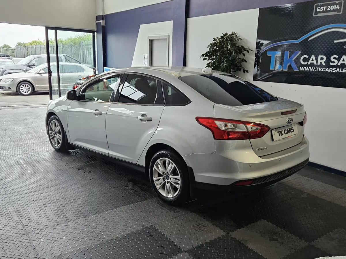 12 FORD FOCUS SALOON DIESEL - Image 2