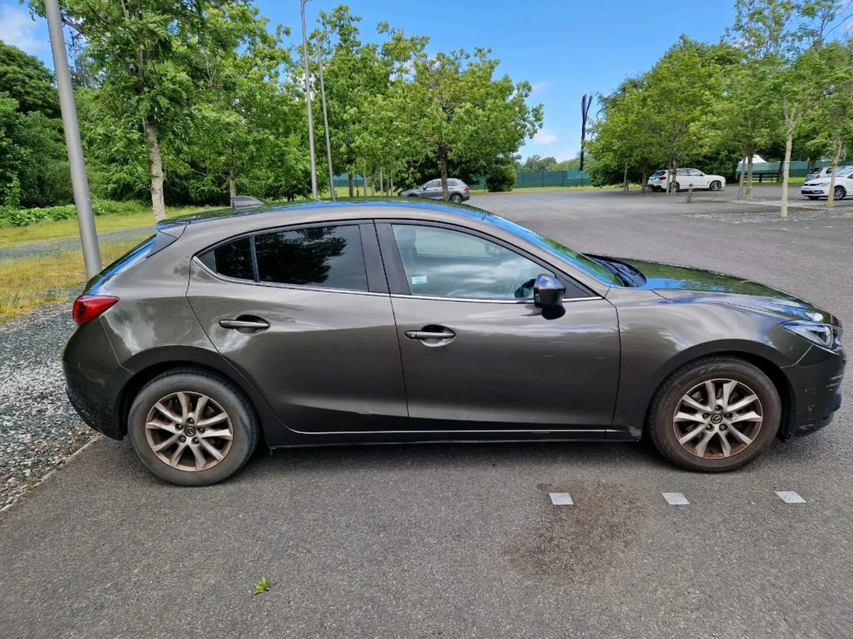 141 Mazda 3 - Image 4