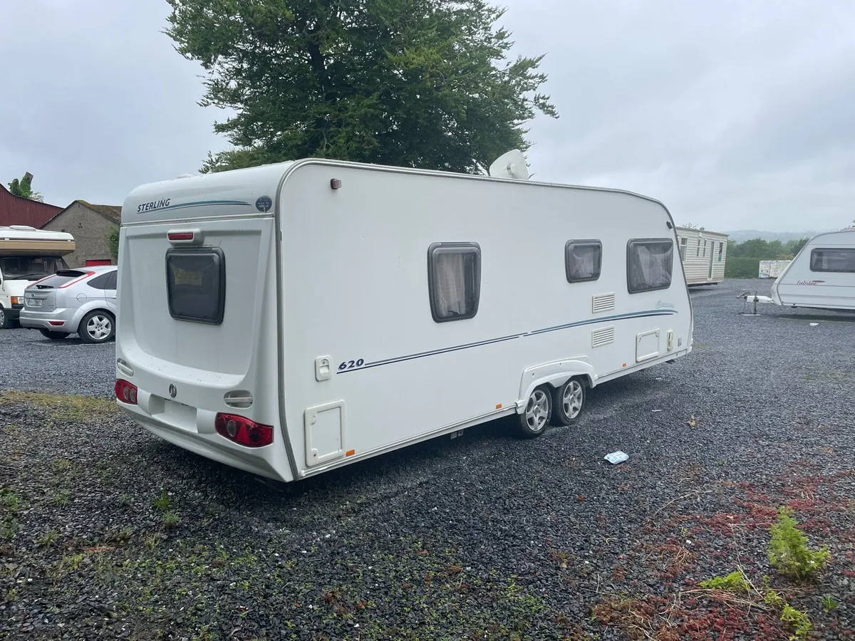 4 birth fixed bed caravan - Image 3