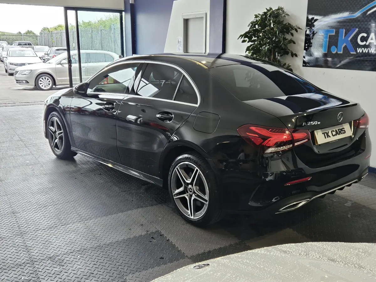 21 MERCEDES BENZ A-CLASS  AMG HYBRID - Image 2