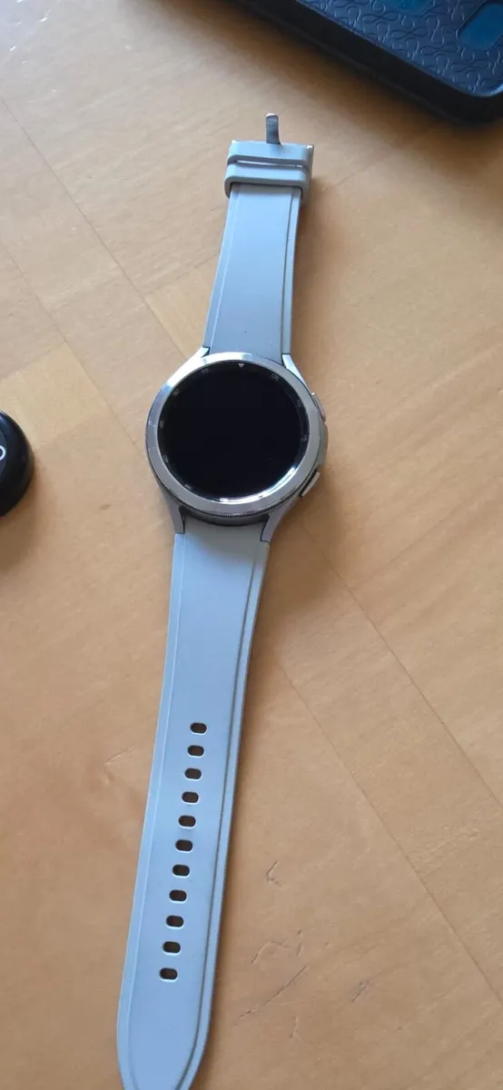 Samsung S21 and Galaxy Watch 4 Classic - Image 4