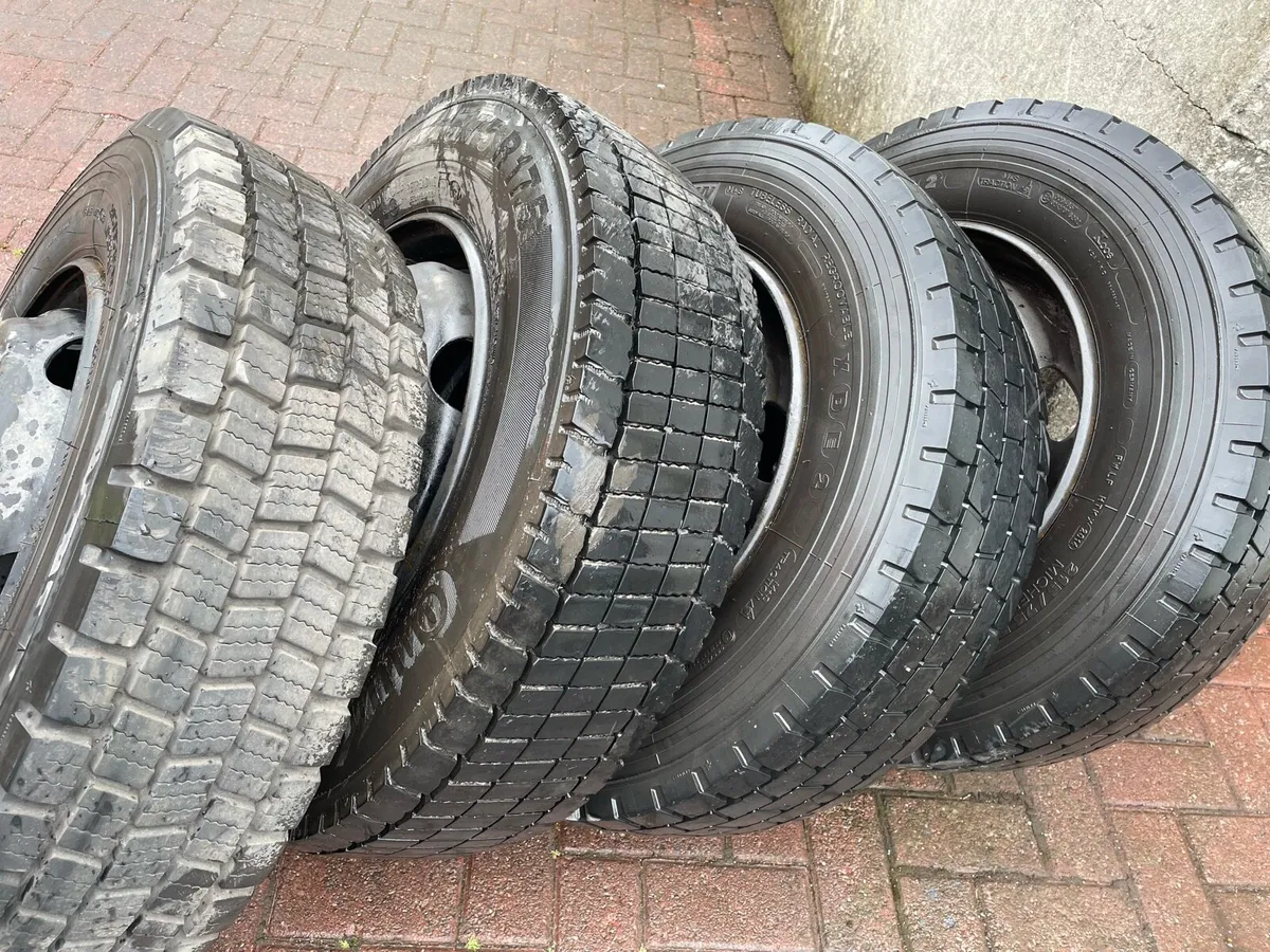 Mercedes Steel Rims with Tyres 215/75 R17.5 - Image 4