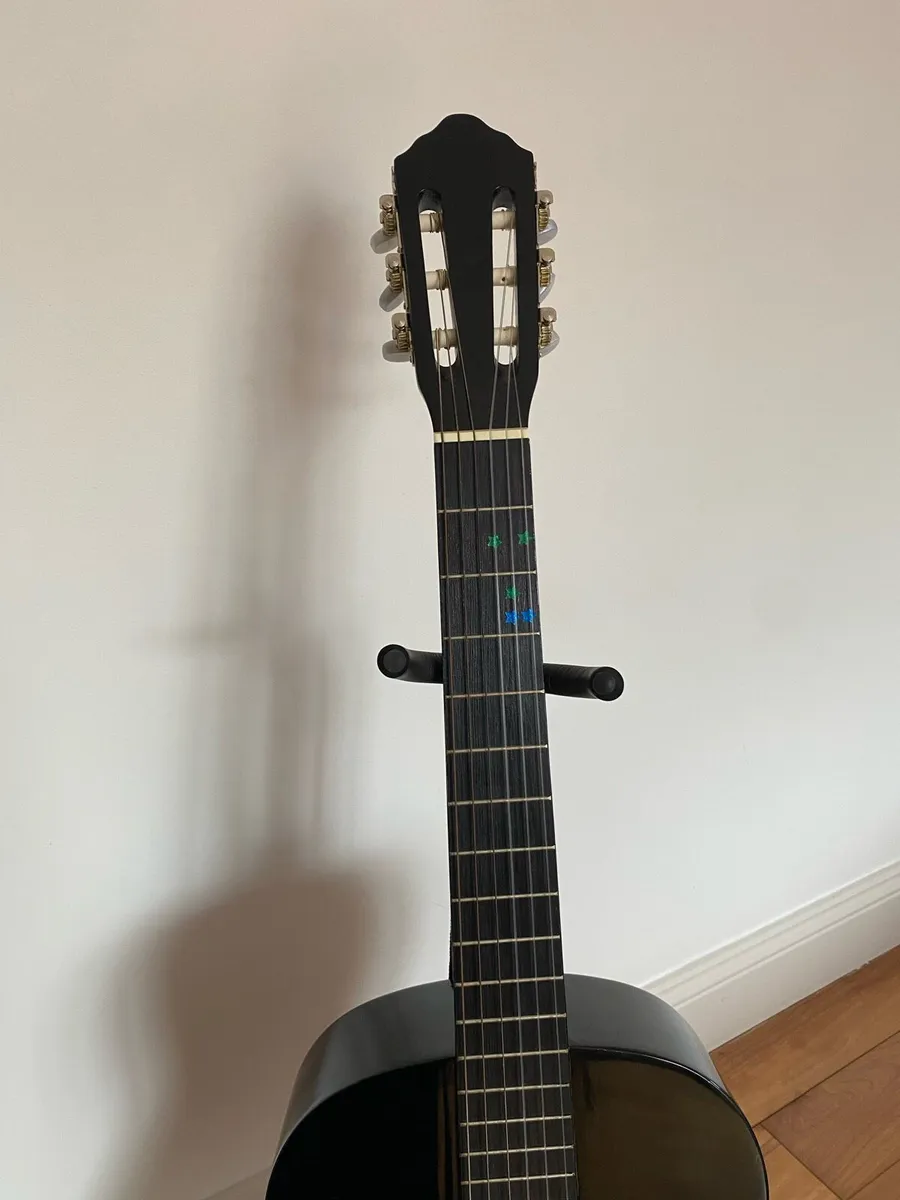 MSA CLASSIC 6 NYLON STRING GUITAR €75 - Image 3