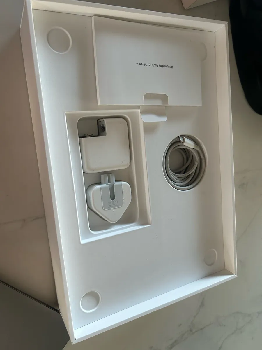 MacBook Air  space gray - Image 2