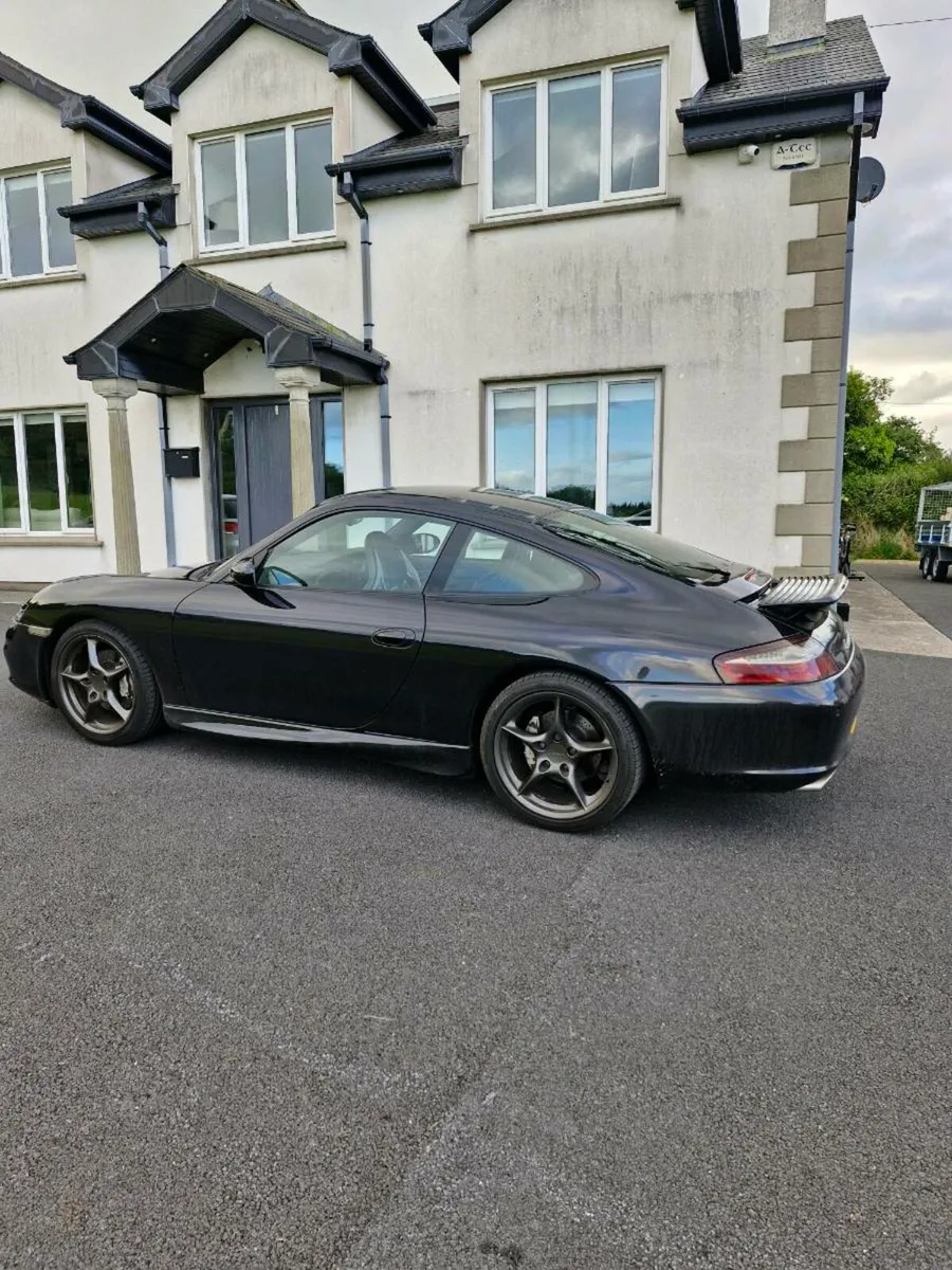 2001 Porsche 911 carrera 4 - BLack-well Maintained - Image 1