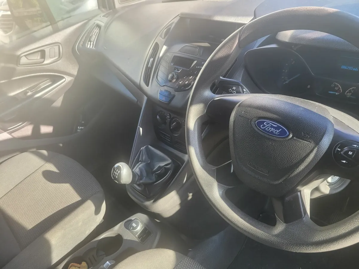 Ford Transit Connect 2016 - Image 2