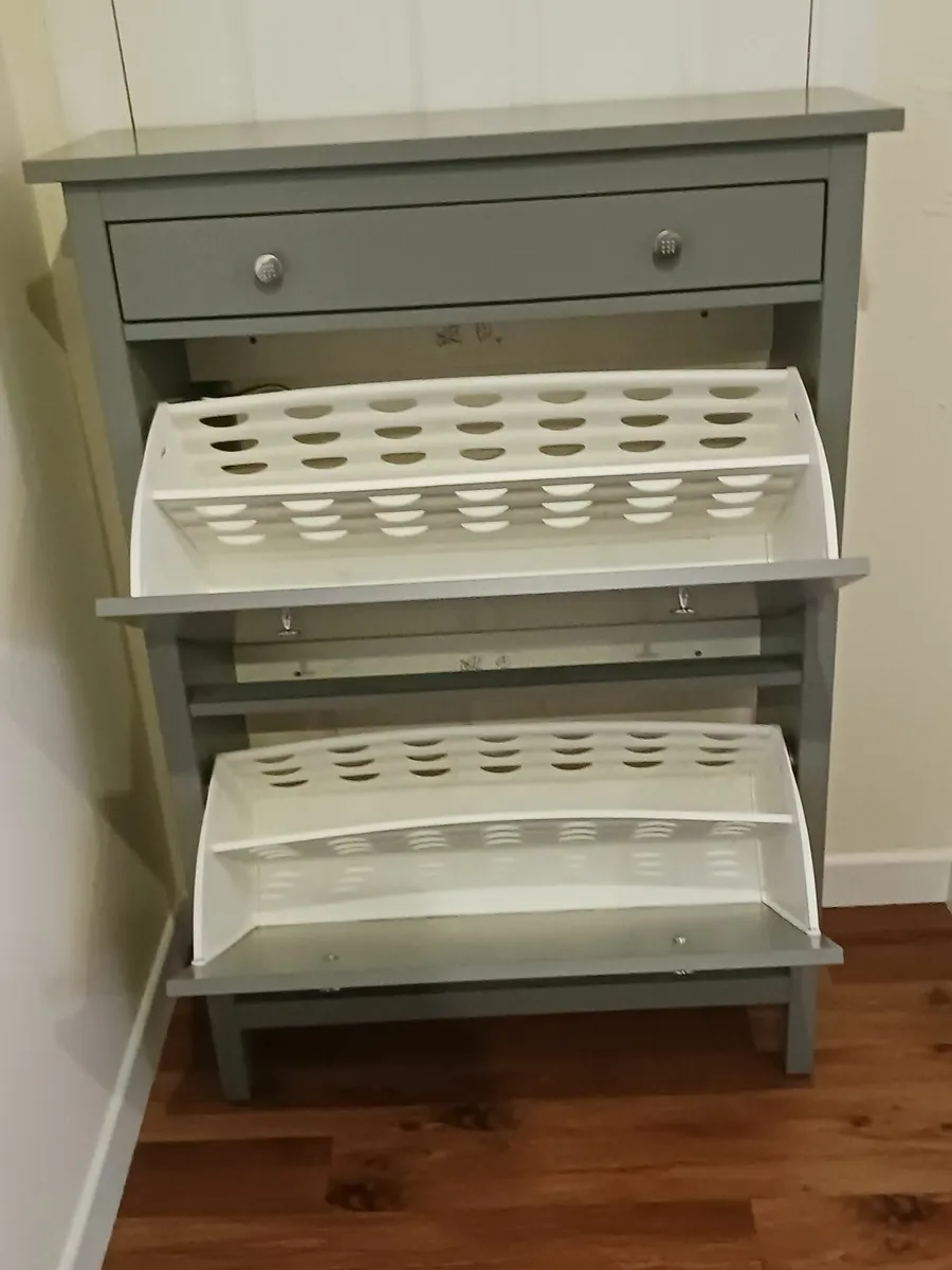 Shoe storage unit - Image 1