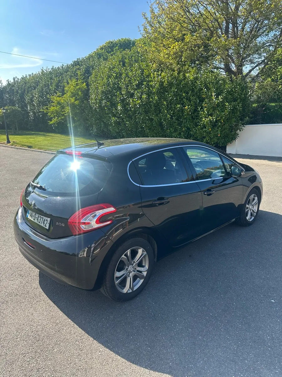 Peugot 208 1.4L Diesel LOW MILEAGE - Image 2