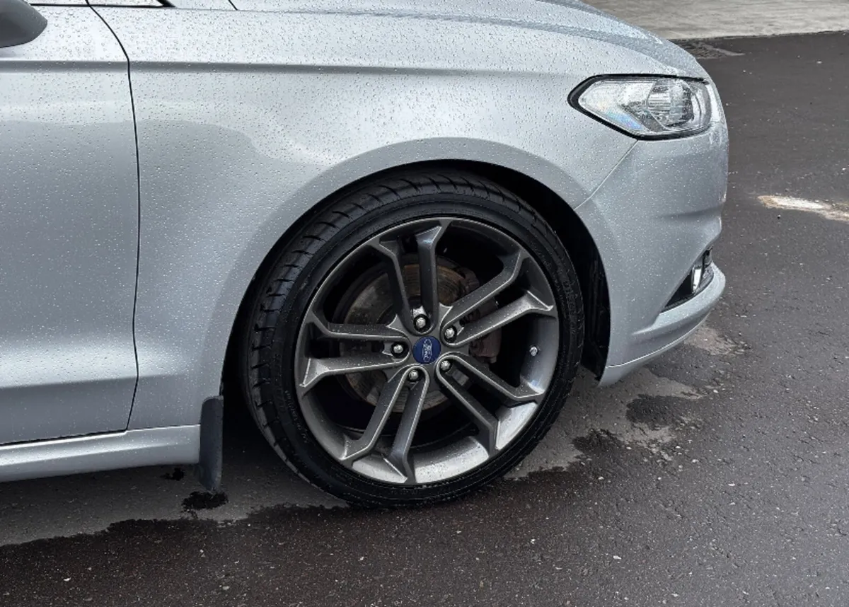 2015 Ford Mondeo 1.6 TDCI Titanium *pan roof - Image 3